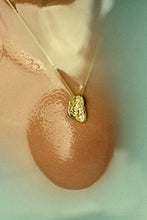 Load image into Gallery viewer, Eruption Necklace - Gold 18k- Limited Edition