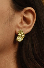 Load image into Gallery viewer, Eruption Earrings - Gold 18k - Limited Edition